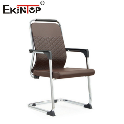 Silla de oficina de cuero de espalda media con reposabrazos