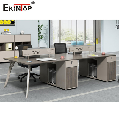 Puesto de trabajo modular del cubículo del personal, puesto de trabajo moderno del escritorio de oficina
