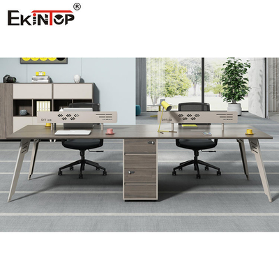 Puesto de trabajo modular del cubículo del personal, puesto de trabajo moderno del escritorio de oficina