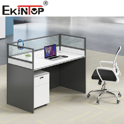 La oficina moderna libremente combinada de la tabla modular del puesto de trabajo divide los muebles