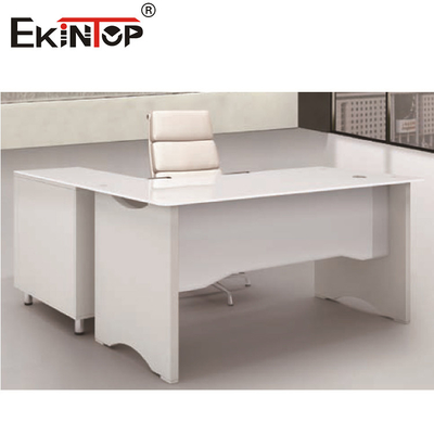 L blanco forma la tabla de funcionamiento de cristal moderada de los muebles de oficinas del escritorio del ordenador