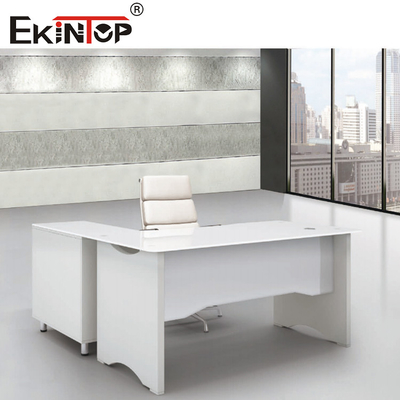 L blanco forma la tabla de funcionamiento de cristal moderada de los muebles de oficinas del escritorio del ordenador