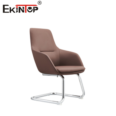 Silla de oficina de cuero fácil de ensamblar con instalación simple y configuración rápida