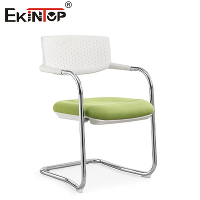Silla de sala de entrenamiento profesional con escritorio conveniente estilo moderno apilado verticalmente