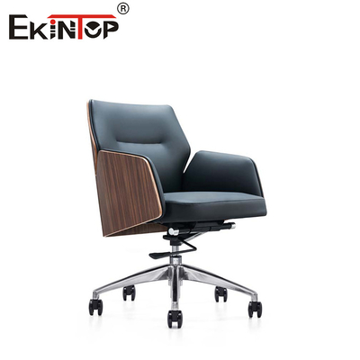Silla de oficina de madera y cuero con reposabrazos de almohadilla de PU para una sofisticación atemporal