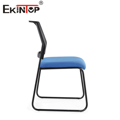Sillones de sala de entrenamiento modernos asientos elegantes y prácticos para espacios educativos