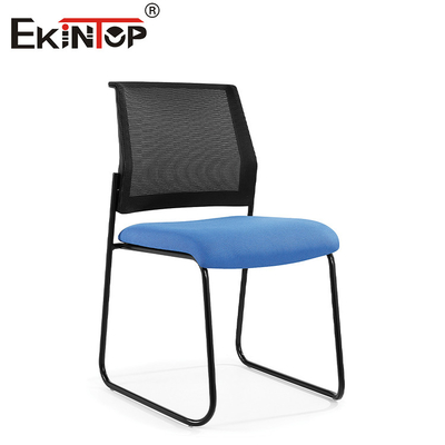 Sillones de sala de entrenamiento modernos asientos elegantes y prácticos para espacios educativos