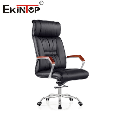 Silla de cuero negro oscuro con altura ajustable y reposabrazos de madera