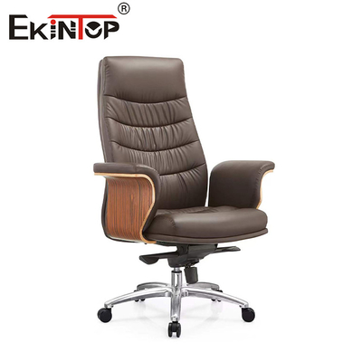 Base de madera con superficie de cuero texturizada Silla de oficina estilo clásico