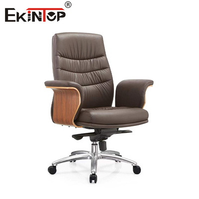 Base de madera con superficie de cuero texturizada Silla de oficina estilo clásico