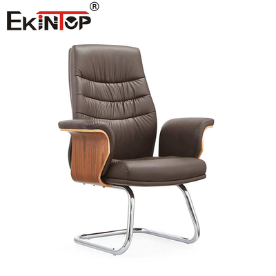 Base de madera con superficie de cuero texturizada Silla de oficina estilo clásico