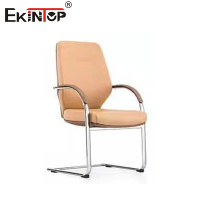Silla de oficina de cuero ajustable en altura giratoria con reposabrazos base de cromo de 320 mm