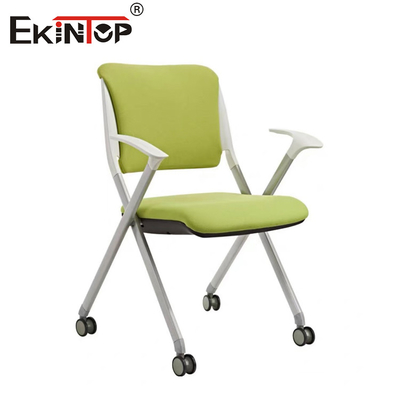 Silla de entrenamiento plegable de estilo moderno con reposabrazos ruedas base pintada en gris