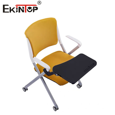 Silla de entrenamiento plegable de estilo moderno con reposabrazos ruedas base pintada en gris