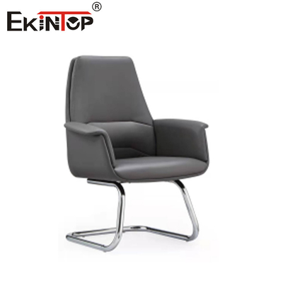 Silla de oficina de cuero de espalda alta negra con reposabrazos de altura ajustable