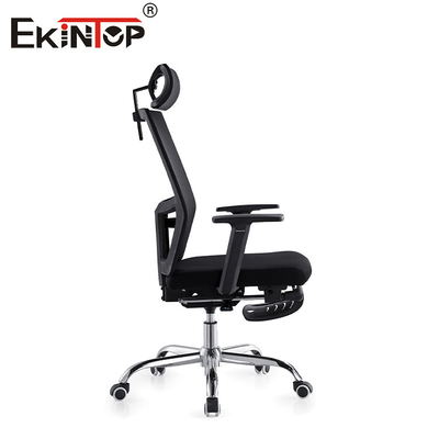 Silla de oficina de malla con respaldo para la cabeza y apoyos para los pies y ruedas giratorias