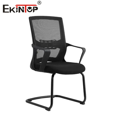 Silla de oficina anti fatiga marco de metal negro con reposabrazos y malla de tela