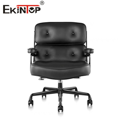 Silla de oficina de cuero negro de espalda media con castros únicos