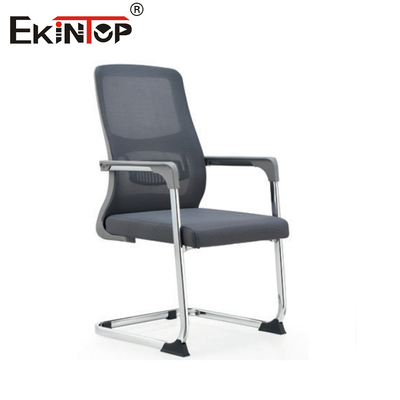 Silla de oficina de malla gris sin castros Marco de metal Diseño moderno