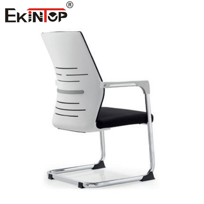 Silla de oficina de conferencias con espuma de asiento y reposabrazos de plástico