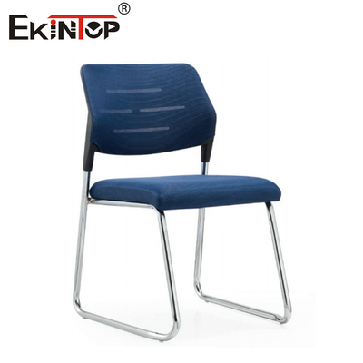 Silla de entrenamiento de marco de metal con cojín de asiento de esponja para estudiantes