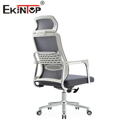 Silla de oficina ergonómica con material de malla gris y respaldo para el respaldo de la cabeza