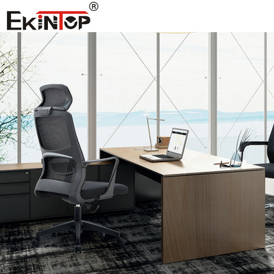 Silla de oficina ergonómica de espalda alta con ruedas estilo moderno
