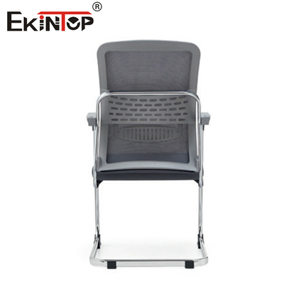 Silla de oficina de estilo comercial con asiento de esponja y respaldo de malla