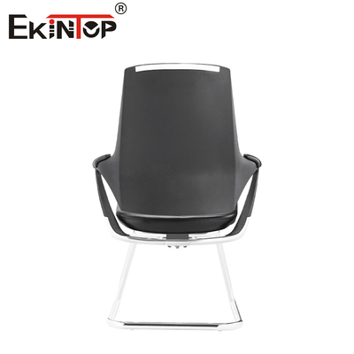 Silla de oficina de cuero negro con reposabrazos de estilo moderno y personalizable