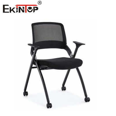 Silla de entrenamiento plegable de estilo moderno con ruedas reposabrazos y material de malla