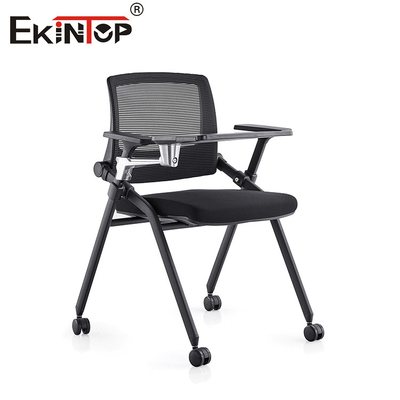 Silla de entrenamiento plegable de estilo moderno con ruedas reposabrazos y material de malla