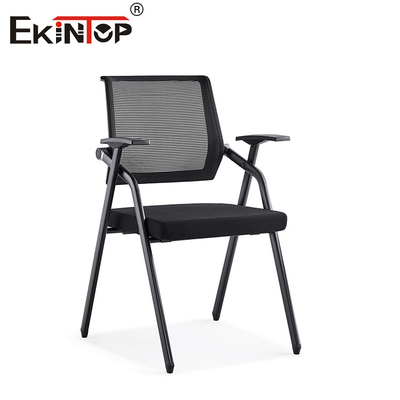 Silla de entrenamiento con diseño ergonómico y material respirable para aprender
