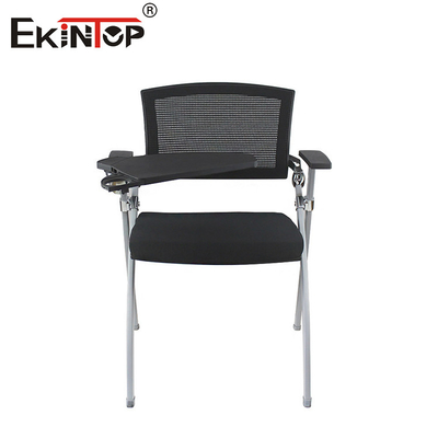 Silla de entrenamiento negra con respaldo de malla y cojín de asiento transpirable