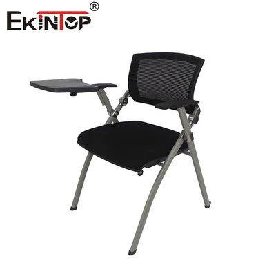 Silla de entrenamiento negra con respaldo de malla y cojín de asiento transpirable