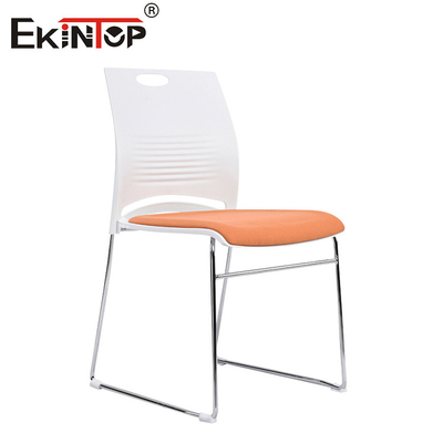 Silla de formación fija y económica de plástico apilada Silla de plástico para sala de conferencias