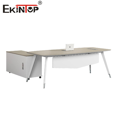 Escritorio moderno con piernas de metal y gabinete adjunto
