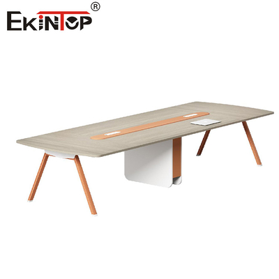 Descuento de estilo moderno Mesa de conferencias de nuez con patas de metal