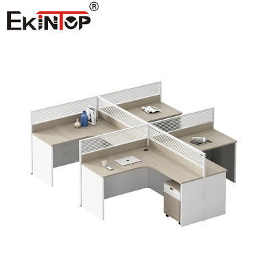Estación de trabajo de oficina modular para varias personas con pantallas de privacidad de estilo industrial