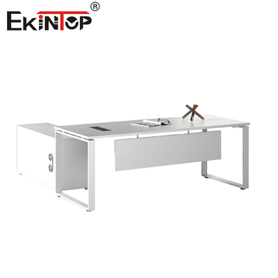 Escritorio ejecutivo con piernas de metal Muebles de estilo minimalista