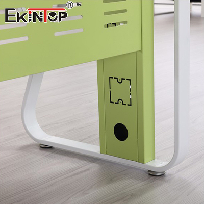 Muebles mayoristas Escritorios de oficina Escritorios de personal Escritorio de esquina de madera Estilo comercial