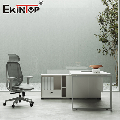 Escritorio de estilo moderno con elegante gabinete lateral Escritorio moderno