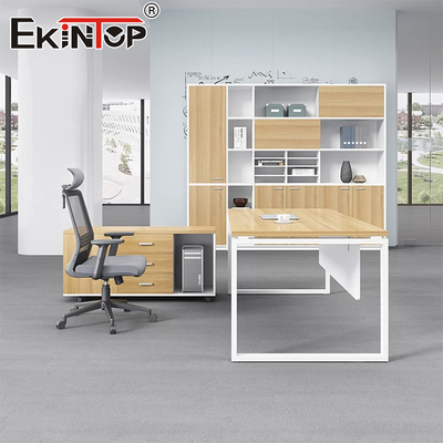 Escritorio ejecutivo con muebles de nuevo diseño jefe