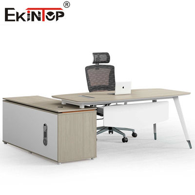 Escritorio de oficina de roble estilo moderno con gabinete lateral escritorio hecho a medida