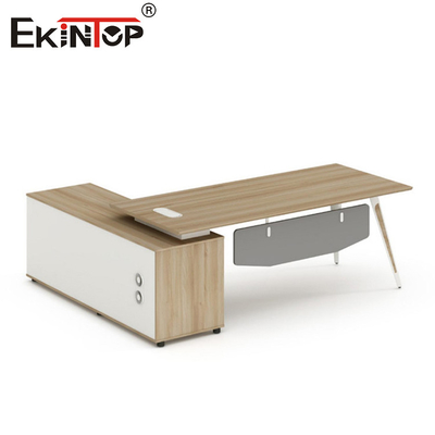 Fabrica Nuevo diseño Escritorio de computadora Muebles de oficina modulares Escritorio hecho a medida