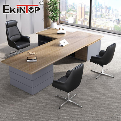 Silla de oficina de cuero con respaldo alto de estilo moderno