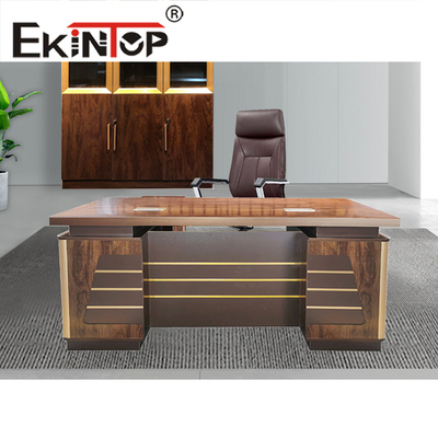 Los muebles de oficina ejecutivos del estilo clásico de la forma de L fijan el escritorio moderno del encargado