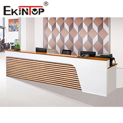 Material modular minimalista de madera de pino de la tabla de la recepción para Officeworks