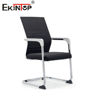 Silla de oficina de conferencias con espuma de asiento y reposabrazos de plástico