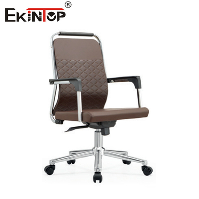 Silla de oficina de cuero sintético con reposabrazos personalizables