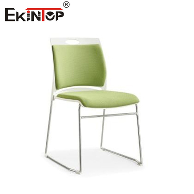 Silla de aula de entrenamiento de estilo moderno de bajo costo adecuada para salas de conferencias